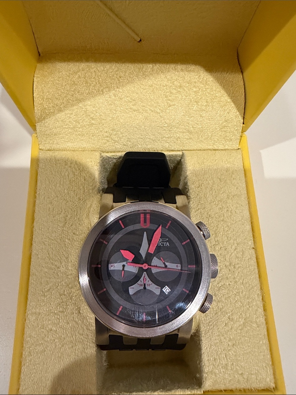 DNA Men Invicta Watch - Picture 3 of 10